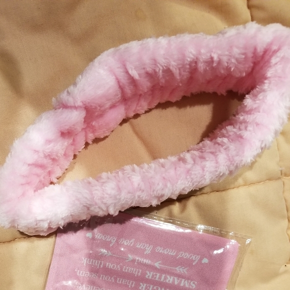 LED Rose Candle, Headband & Keychain Bundle - Picture 7 of 11